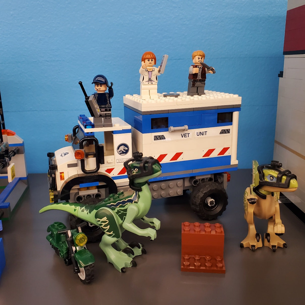 75917 Jurassic World Raptor Rampage (Retired) (Previously Owned)