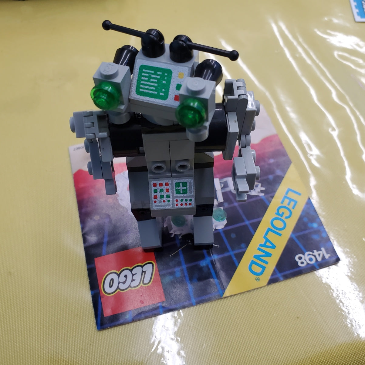 1498 Space Spy-Bot (Retired) (Previously Owned)