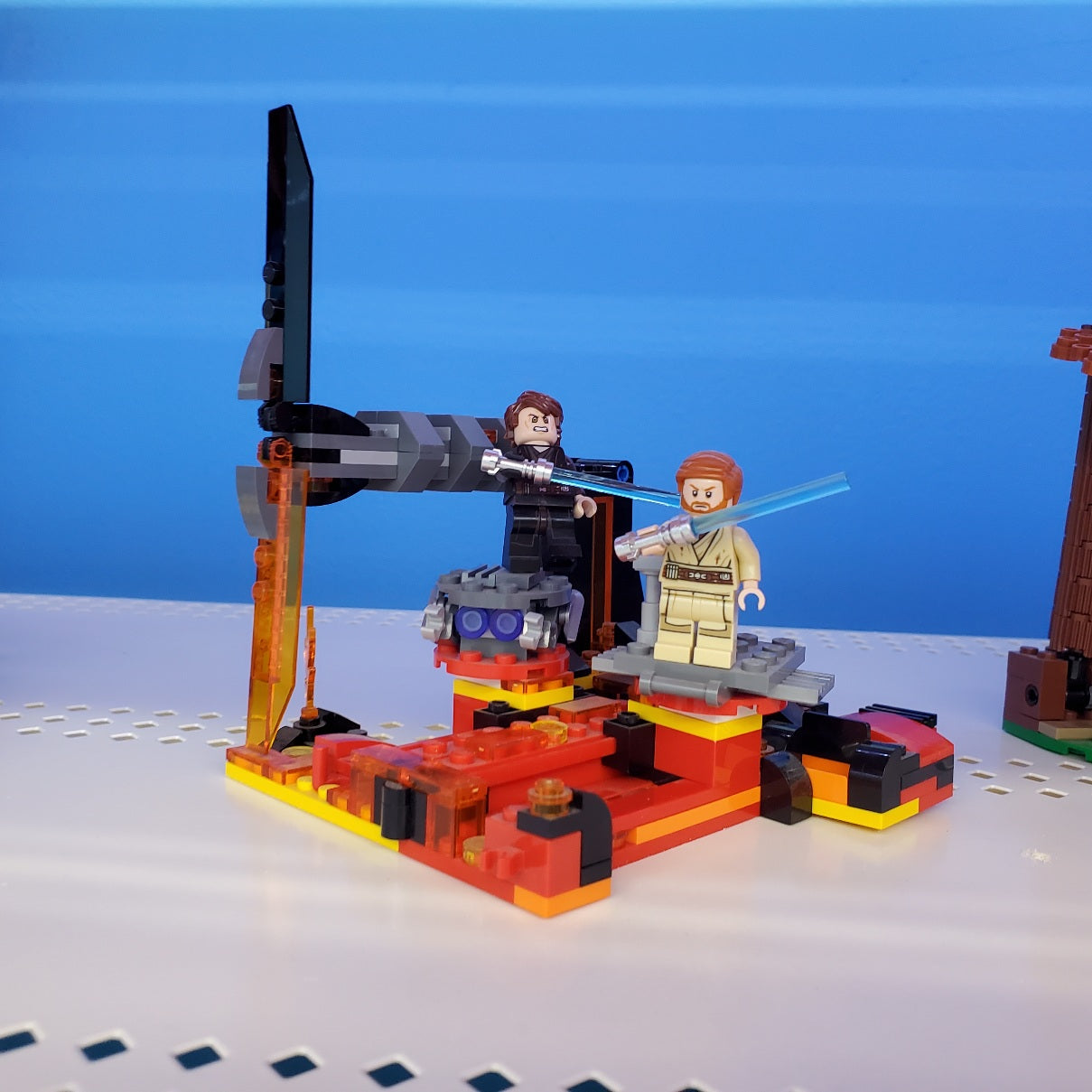 75269 Duel on Mustafar (Previously Owned)
