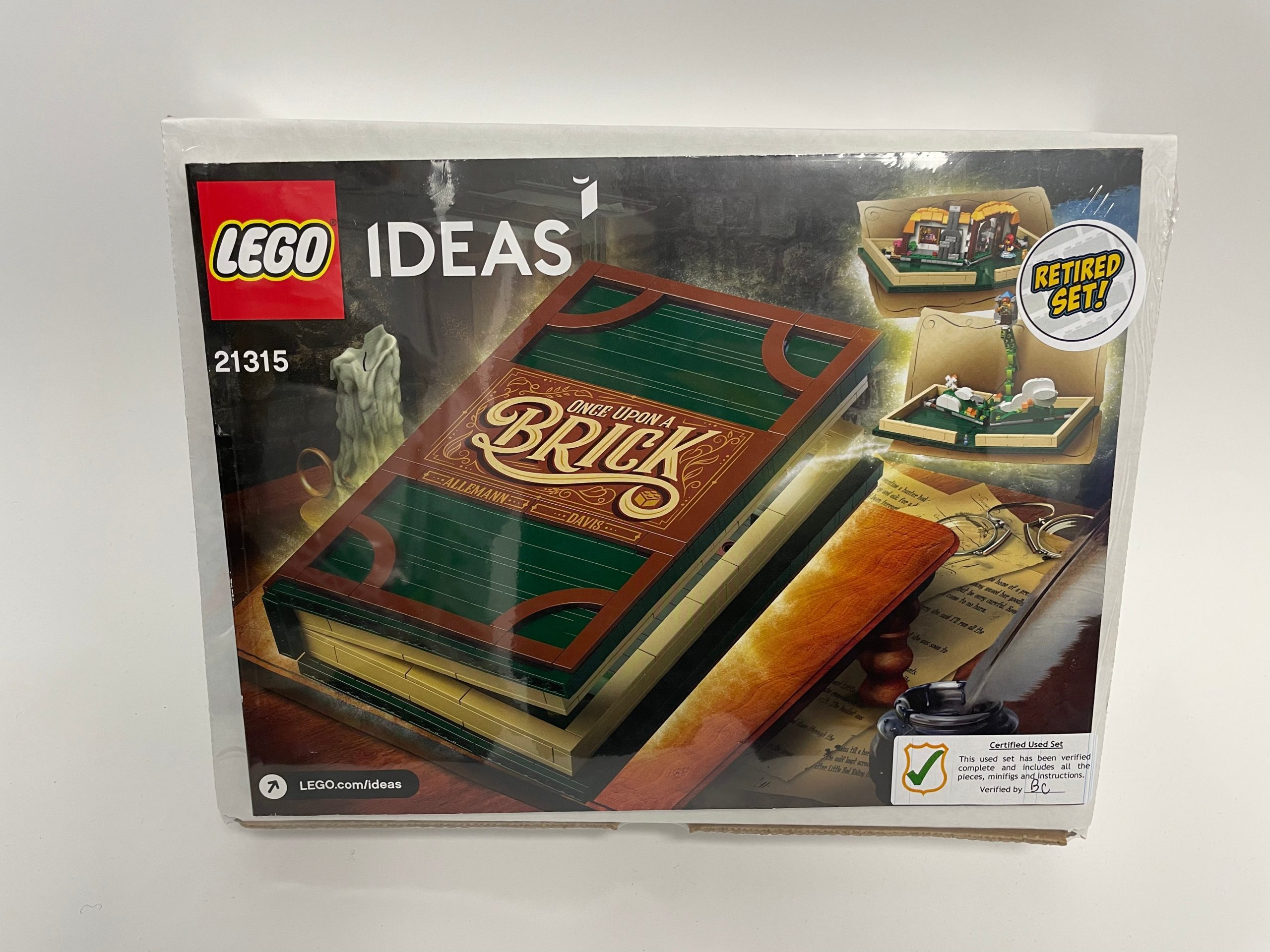 21315 Brick Tales Pop-up Book, Certified in white box, Retired, Pre-Owned