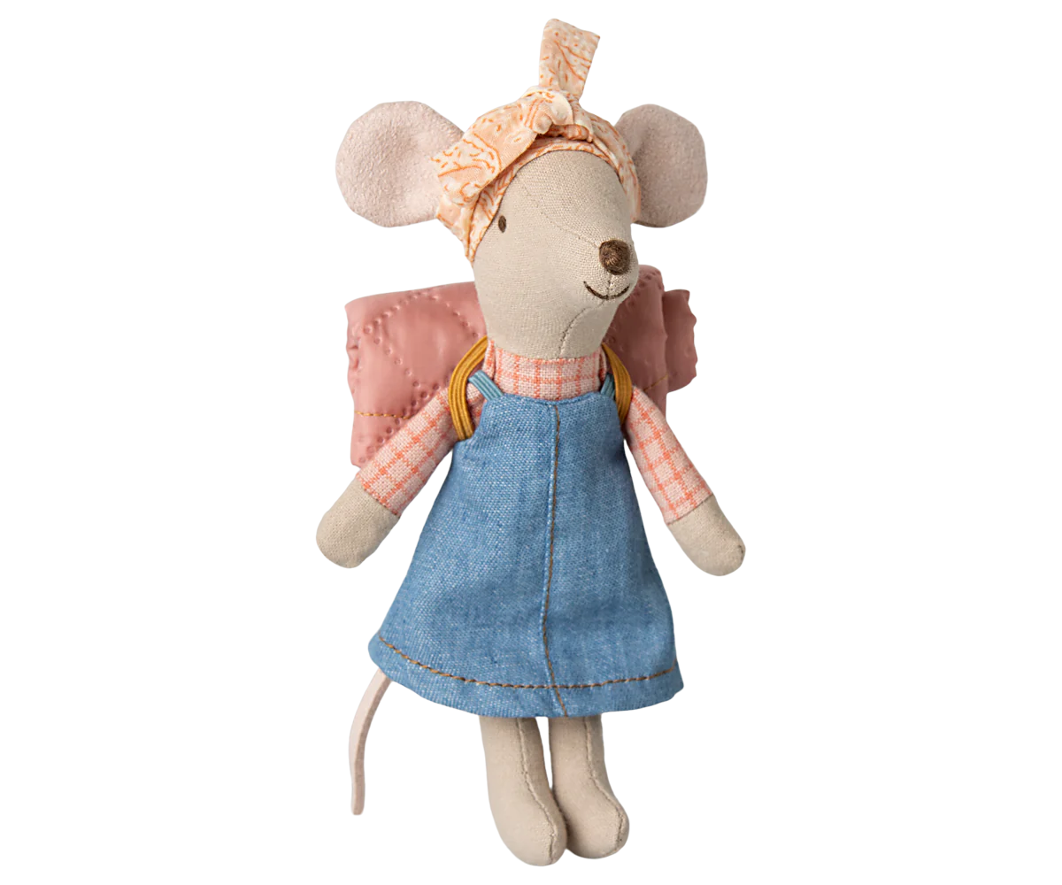 Hiker Mouse, Big sister