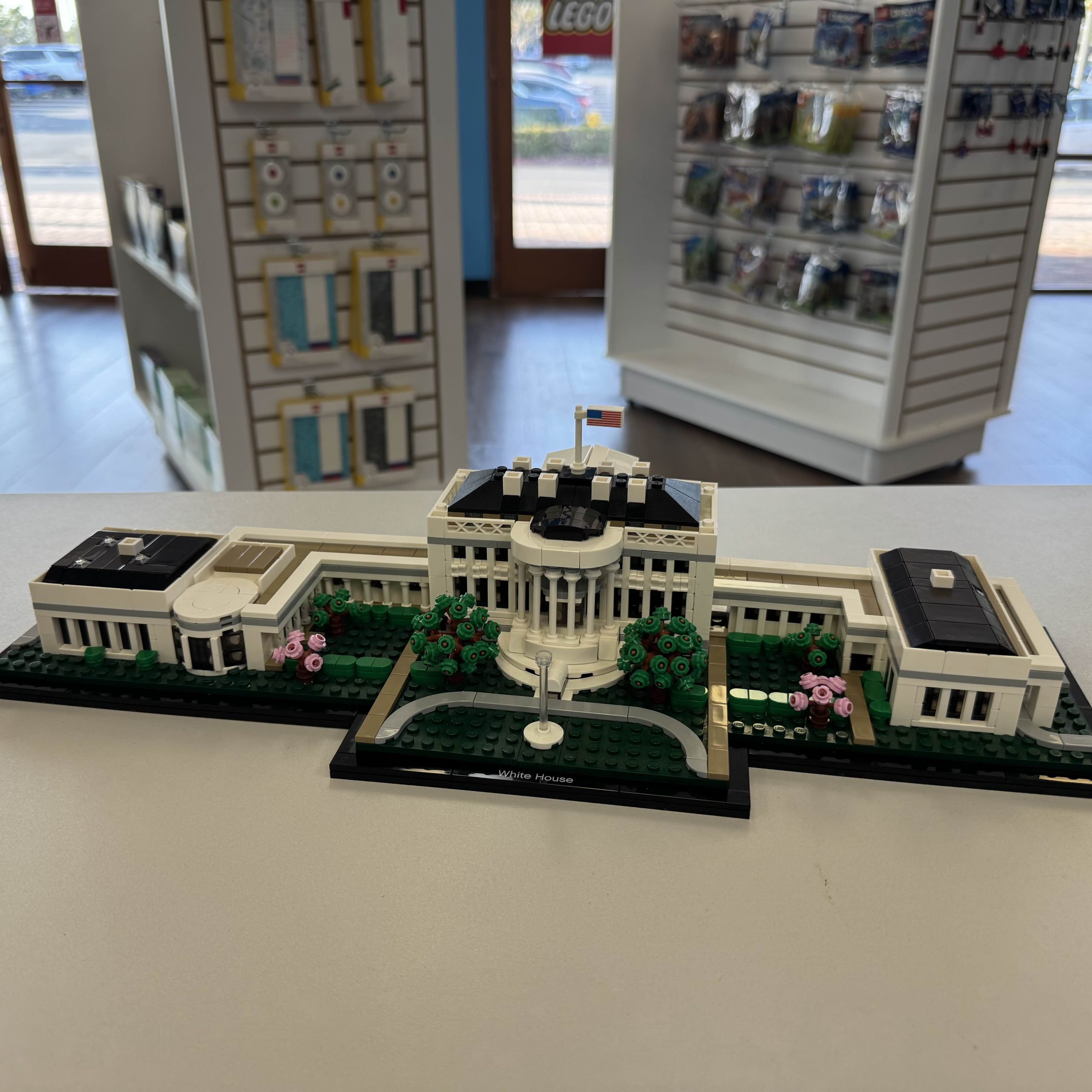 21054 The White House (Previously Owned) (Retired)