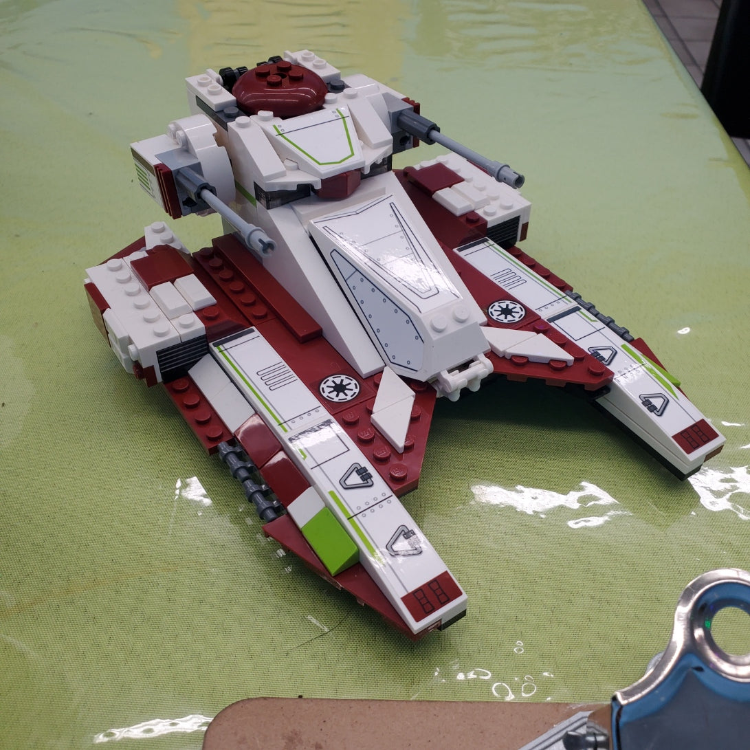 75342 Republic Fighter Tank (Previously Owned)