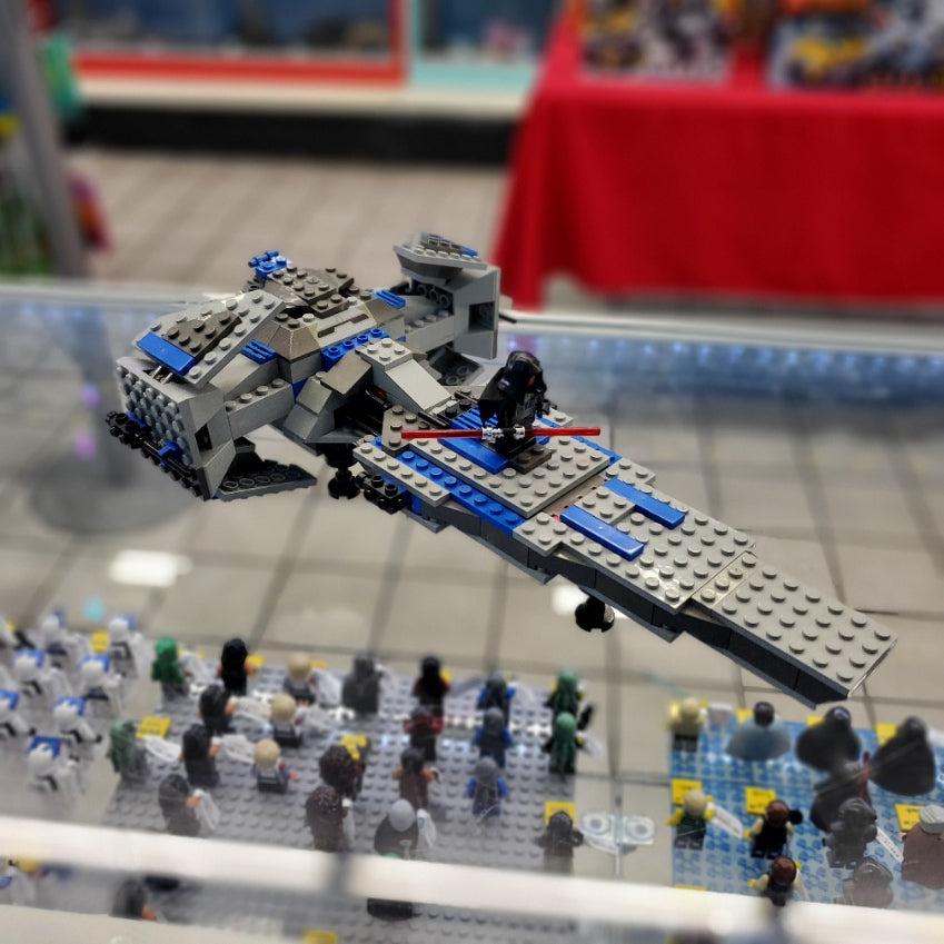 7151 Sith Infiltrator (Previously Owned) (Retired)