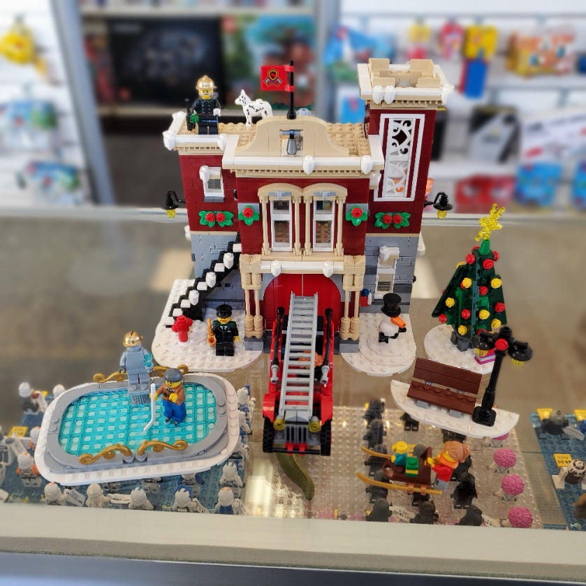 10263 Winter Village Fire Station (Retired) (Previously Owned)