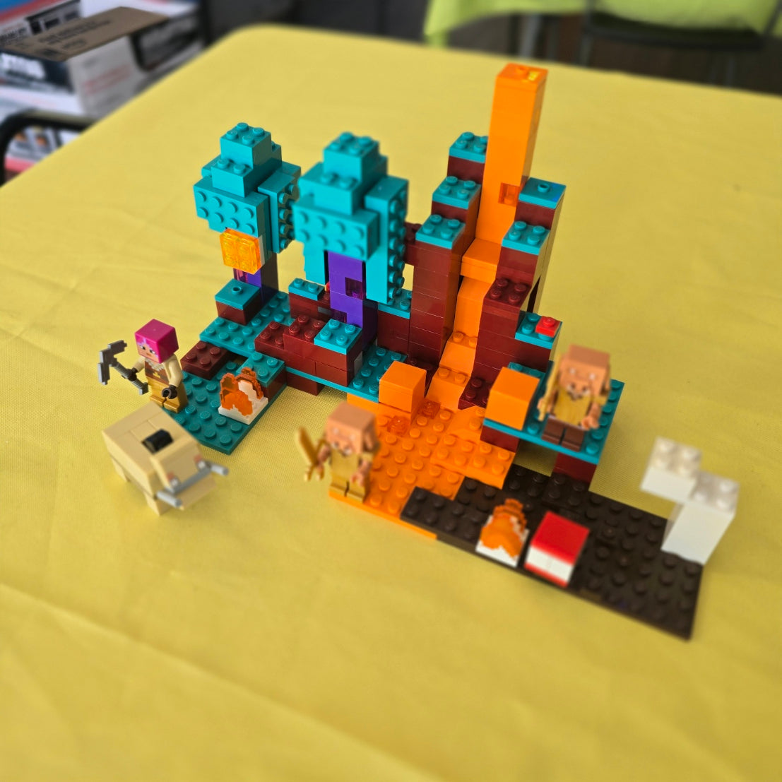 21168 LEGO Minecraft: The Warped Forest (Retired) (Certified Complete)