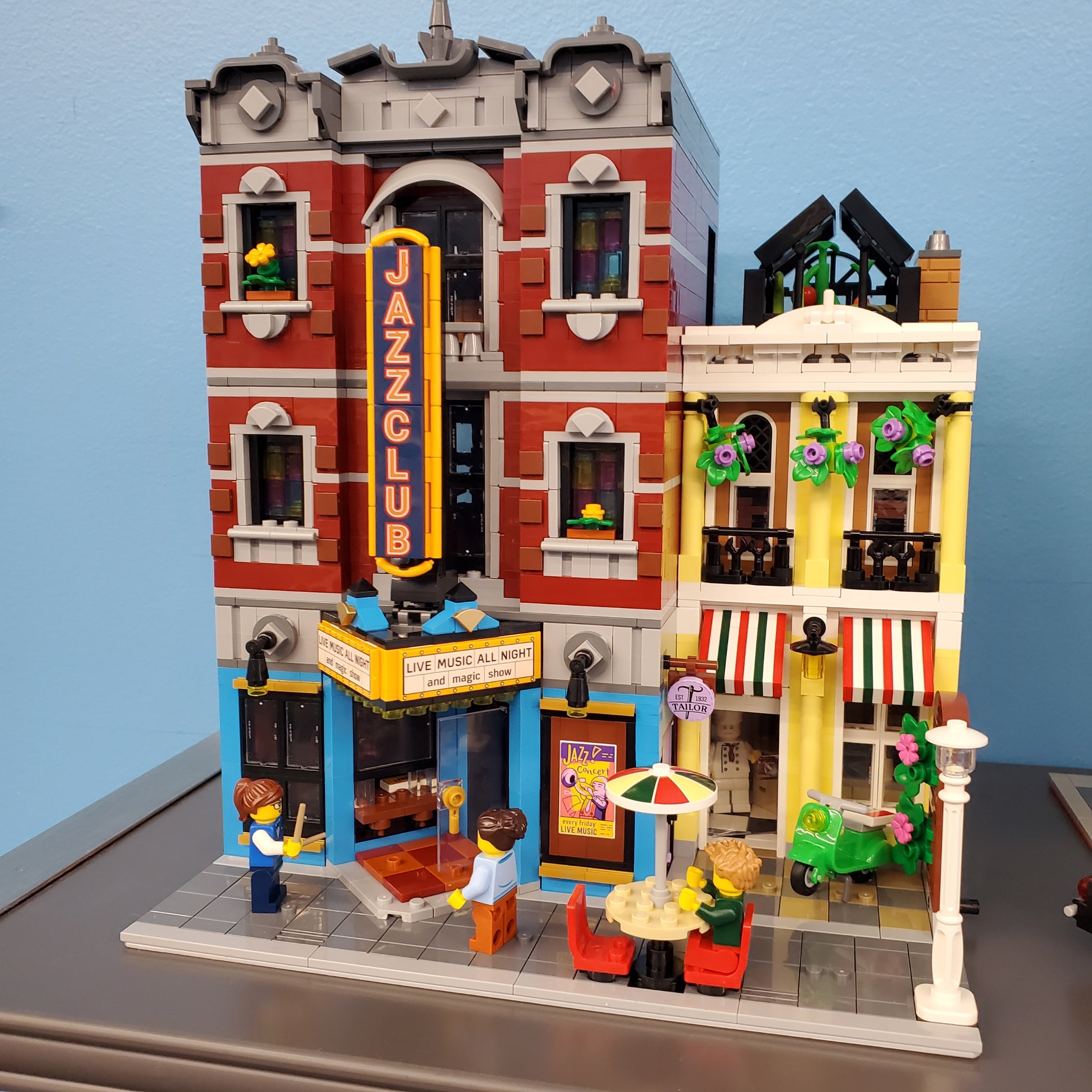 10312 Icons Jazz Club (Previously Owned)