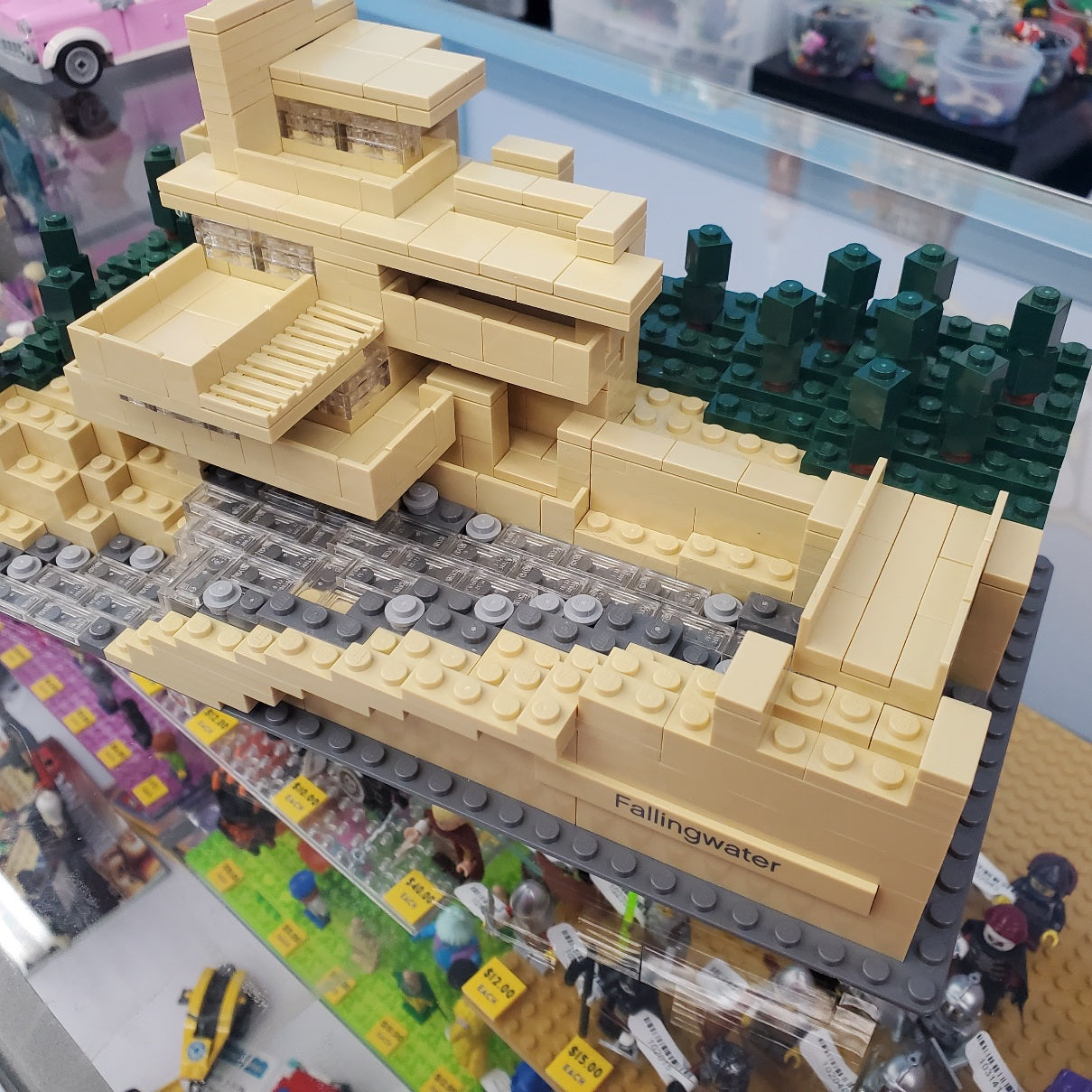 21005 Fallingwater (Retired) (Previously Owned)