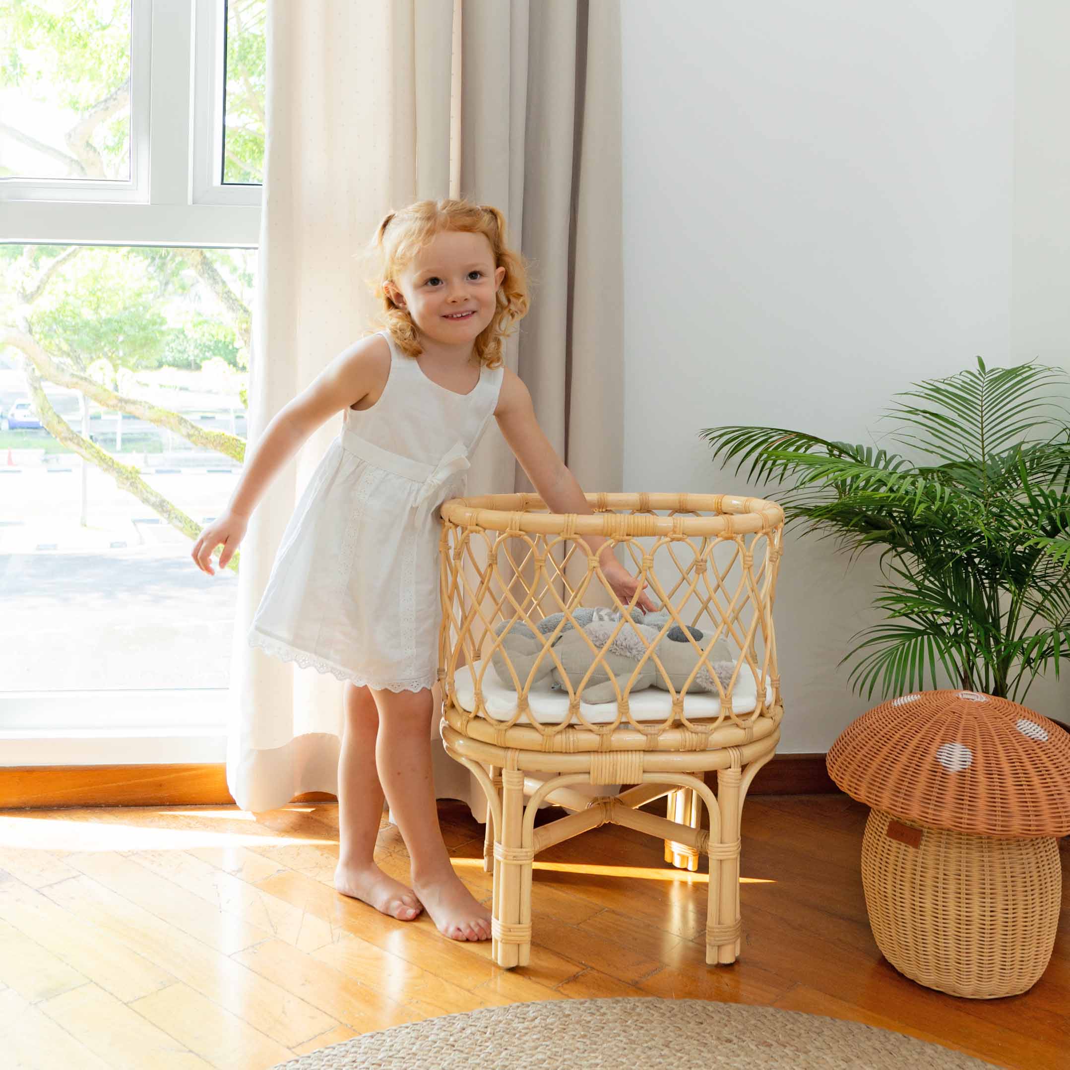 Momiji Olivia Doll Bassinet