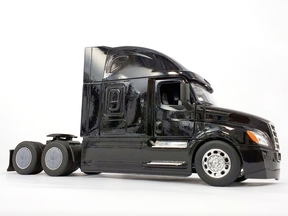Freightliner Cascadia Sleeper Cab (Black) 1:32  Scale Model