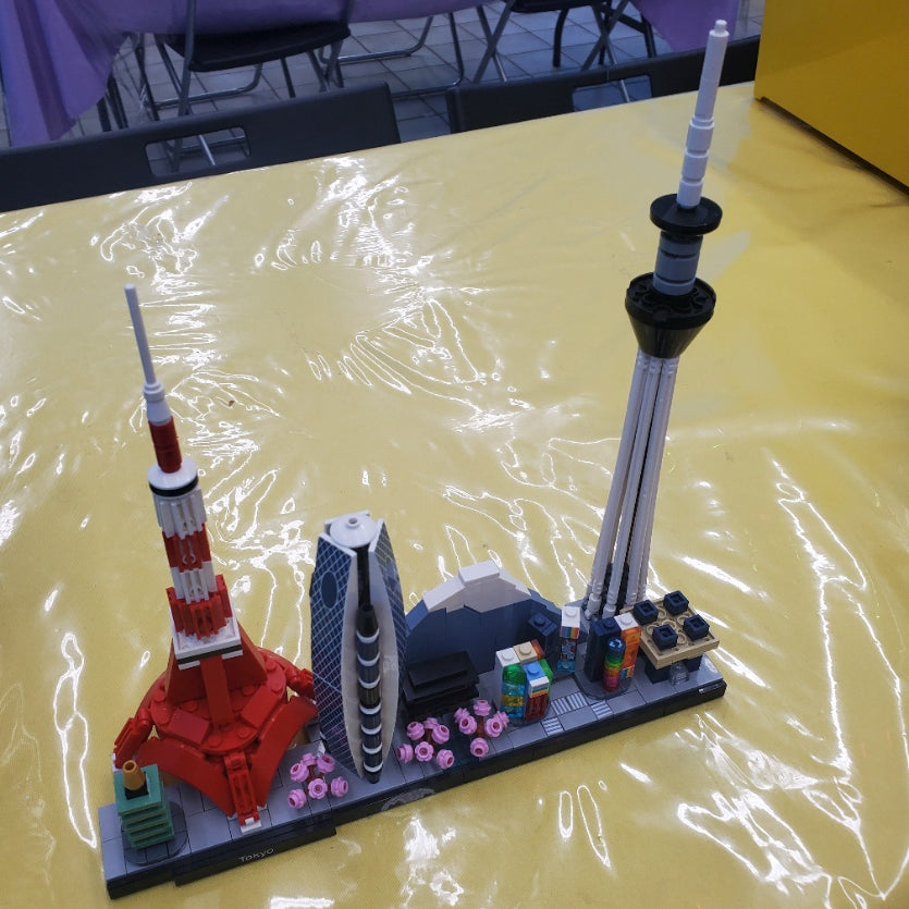 21051 LEGO Architecture: Tokyo (Retired) (Previously Owned)