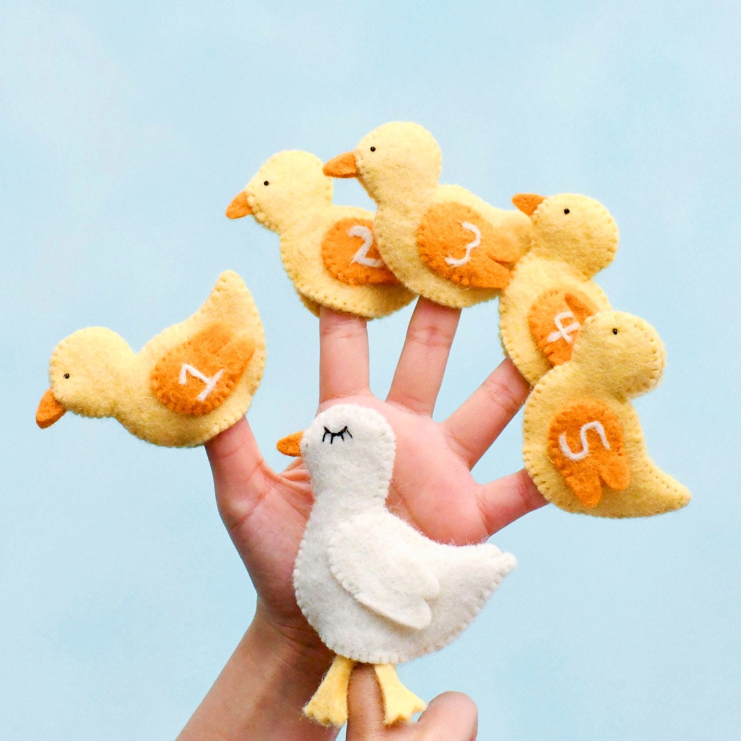 Pre-Order Five Little Ducks, Finger Puppet Set of 6 (Ships in August)