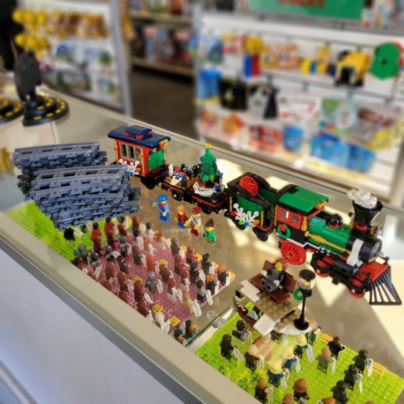 10254 LEGO Winter Holiday Train (Retired) (Previously Owned)