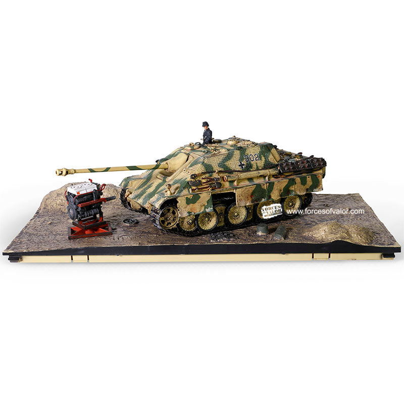 Sd.Kfz. 173 Jagdpanther Ausf. G1 German Tank Destroyer 1944, 1/32 Scale Model