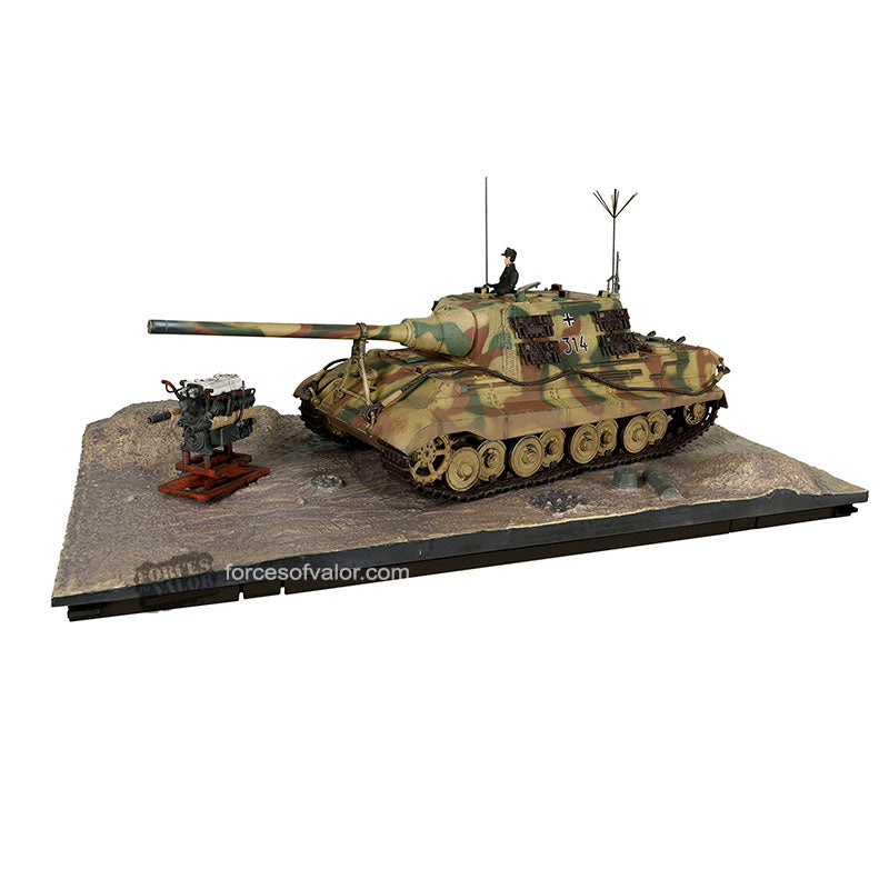 Sd.Kfz. 186 Jagdtiger German Heavy Tank Destroyer Porsche Suspension 1945, 1/32 Scale Model