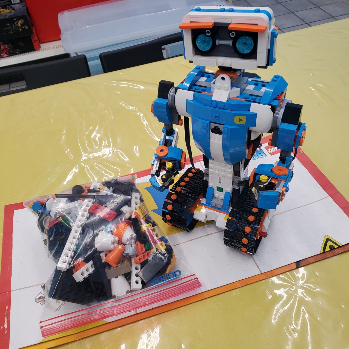 17101 LEGO BOOST Creative Toolbox (Retired) (Previously Owned)