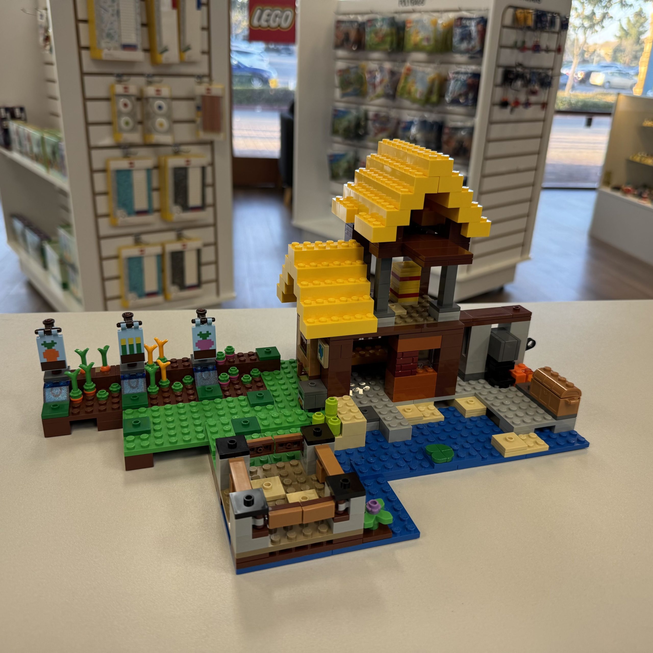 21144 LEGO Minecraft: The Farm Cottage (Retired) (Previously Owned)