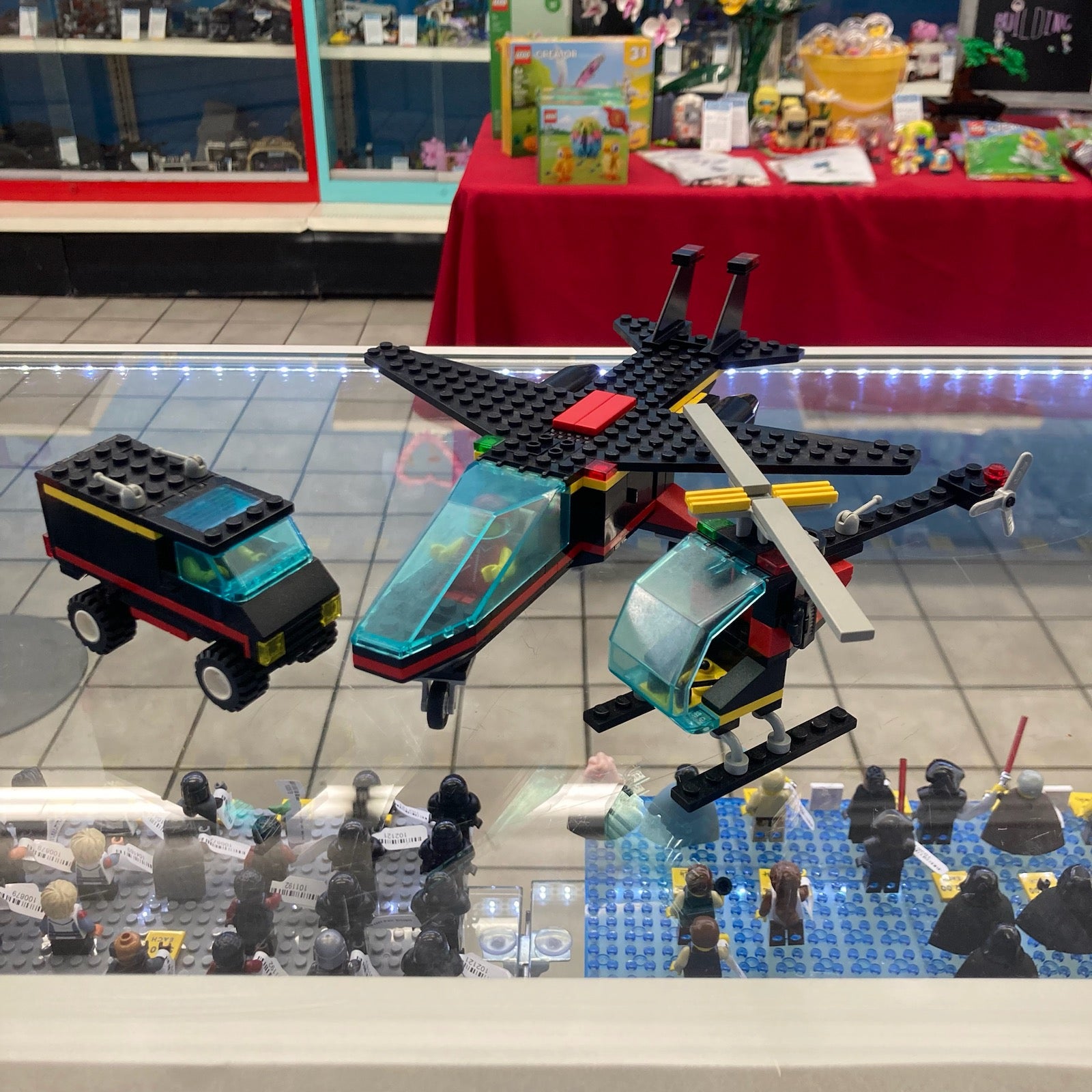 1687 LEGO Airport: Midnight Transport (Retired) (Previously Owned)