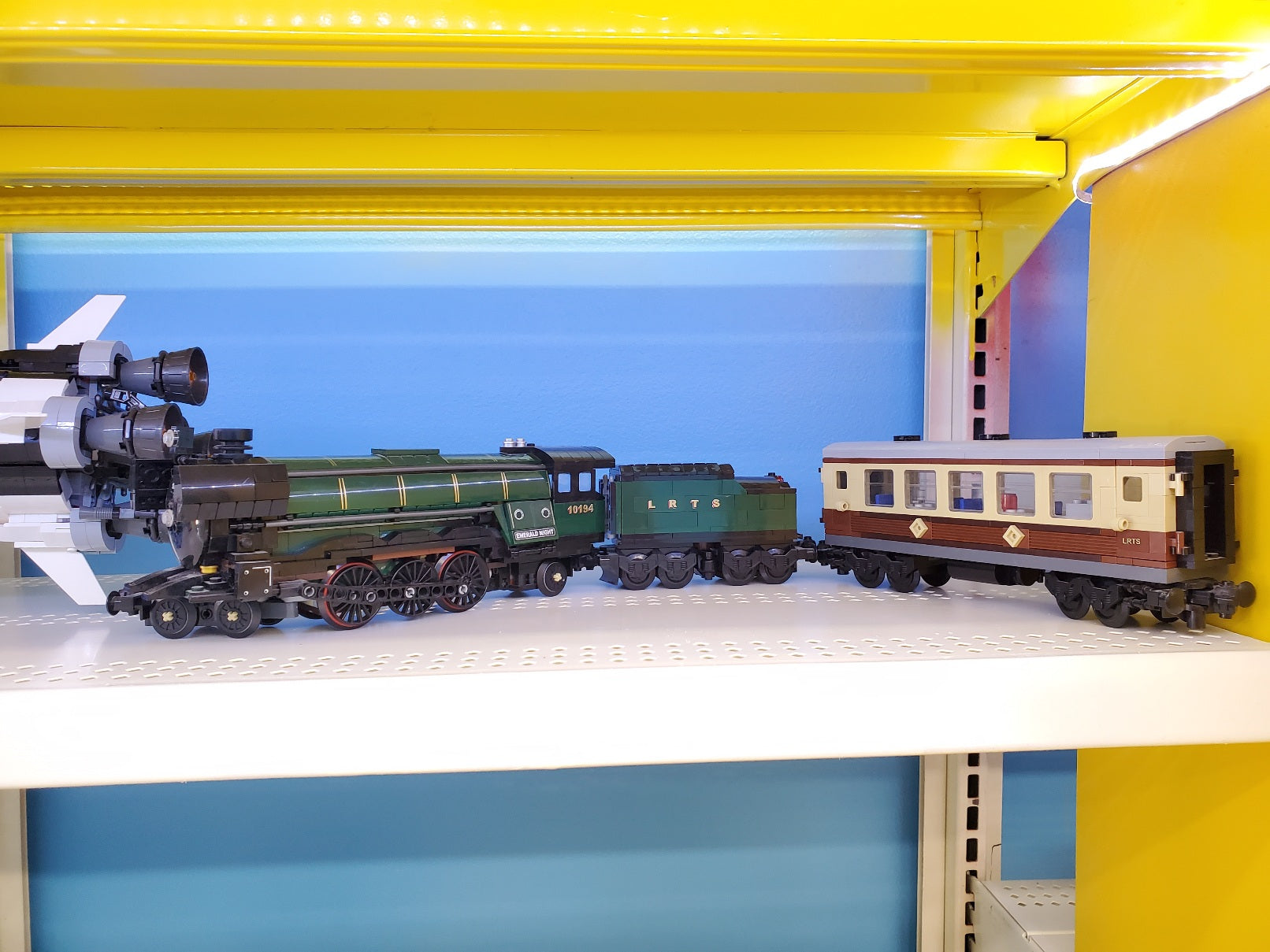 10194 Emerald Night (Previously Owned) (Retired)