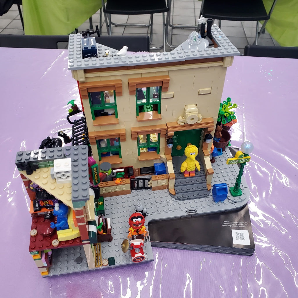 21324 LEGO Ideas: 123 Sesame Street (Retired) (Previously Owned)