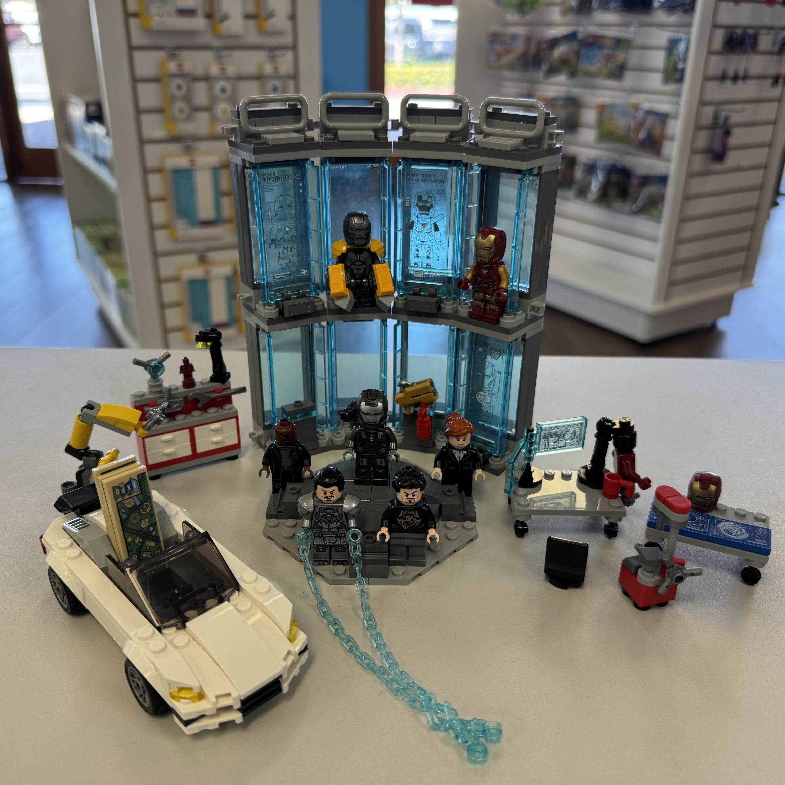 76216 Iron Man Armoury (Previously Owned)