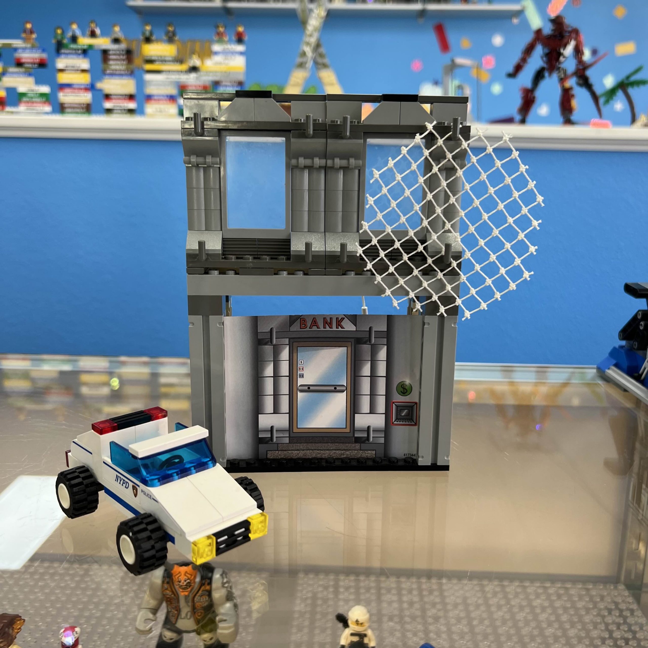 1376 Spider-Man Action Studio (Retired) (Previously Owned)