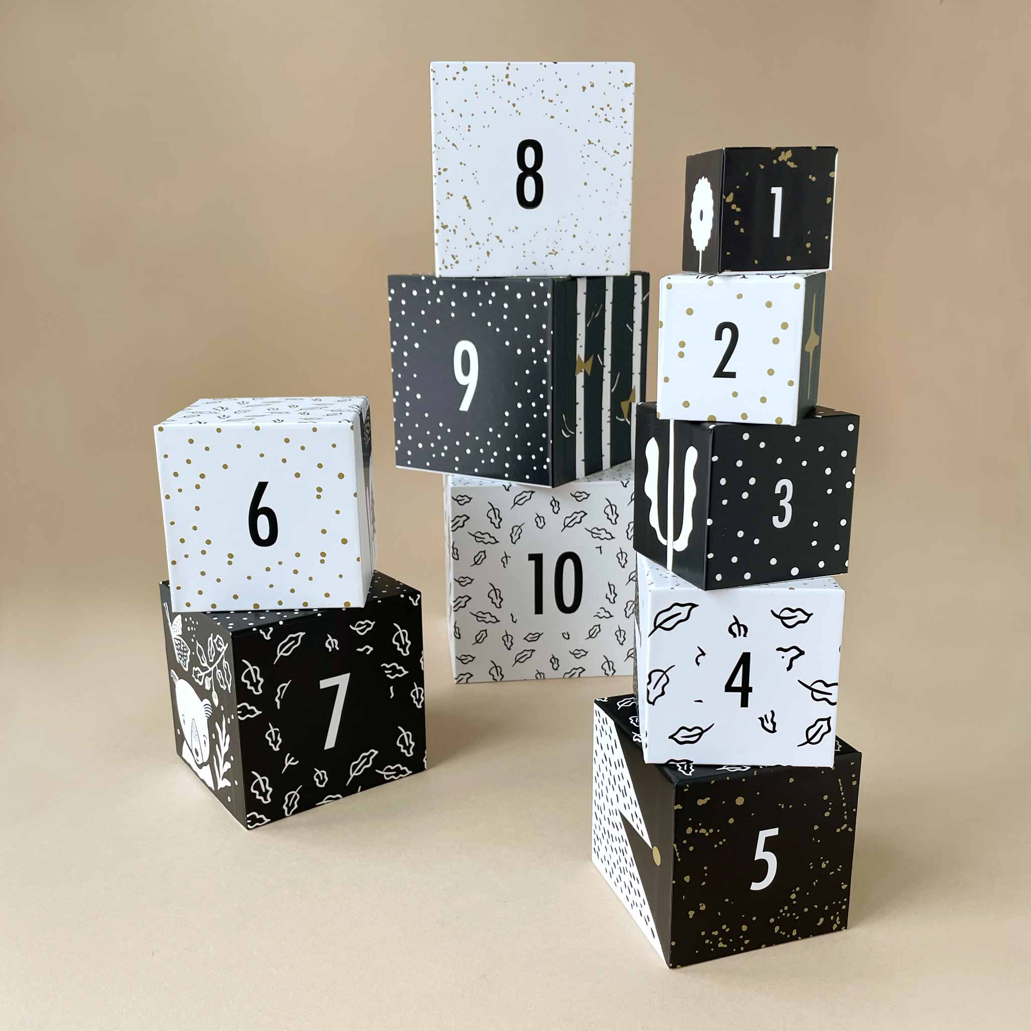 Black & White Nesting Blocks | Woodland Numbers