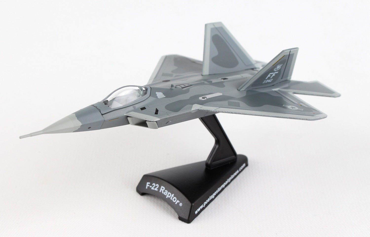 Lockheed Martin F-22 Raptor USAF 1/145 Scale Model