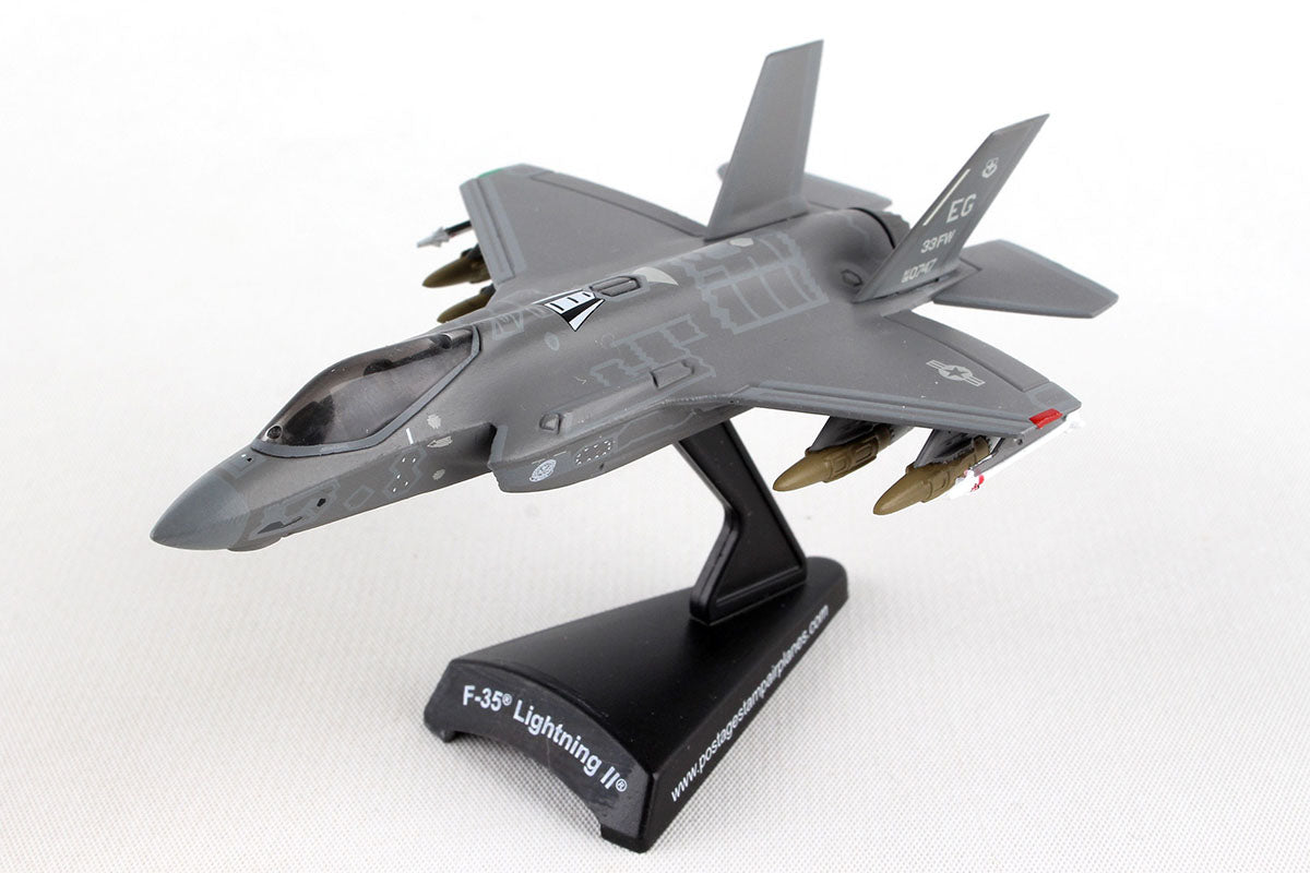 Lockheed Martin F-35A Lightning II USAF 1/144 Scale Model