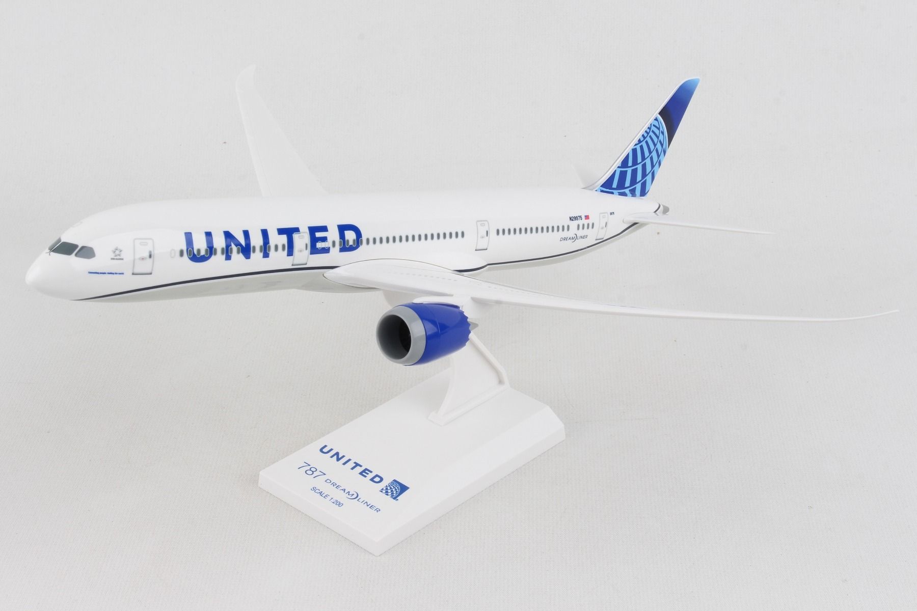 Boeing 787-9 Dreamliner United Airlines (N24976) 1:200 Scale Model